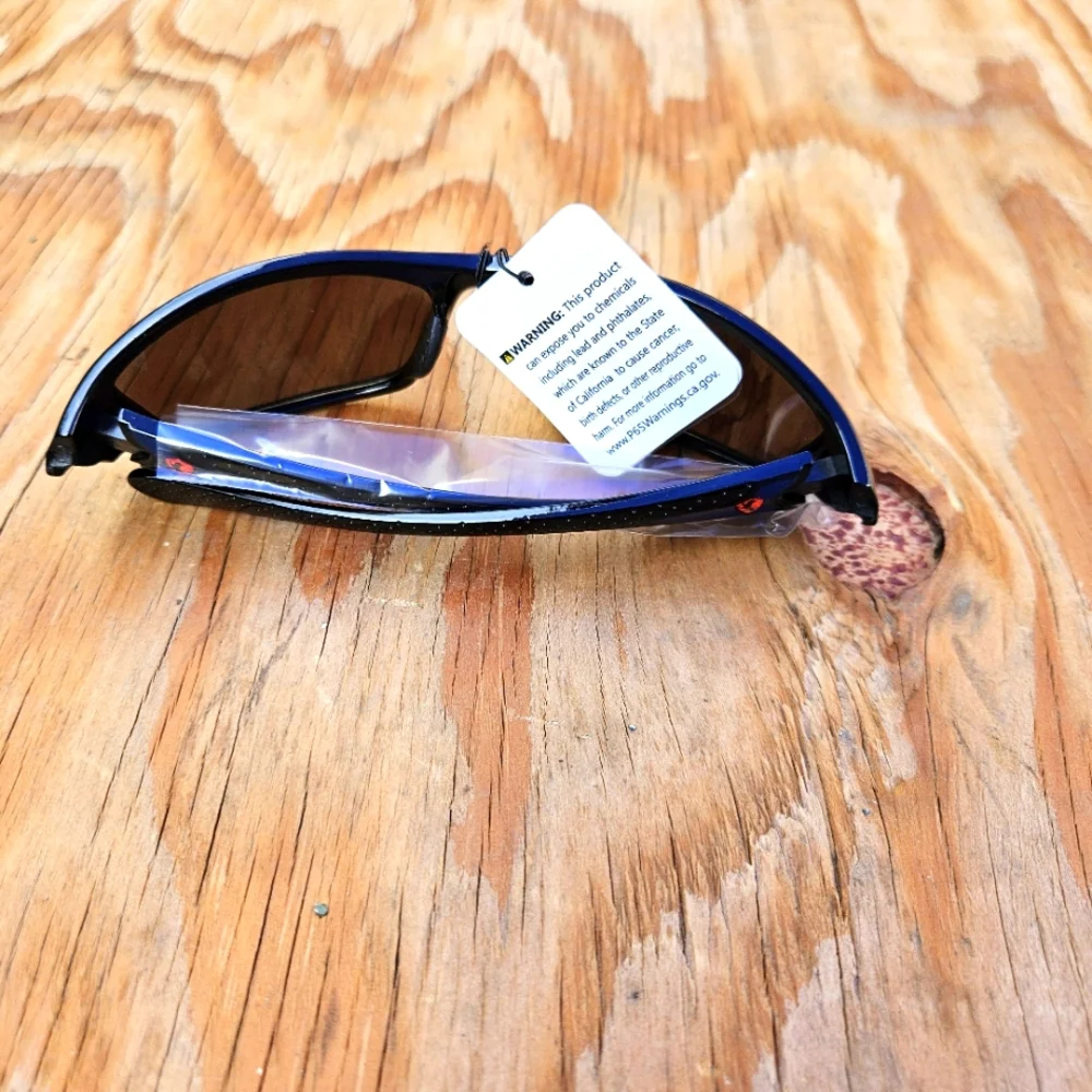 Stylish Black and Blue Sunglasses - Picture 6 of 13